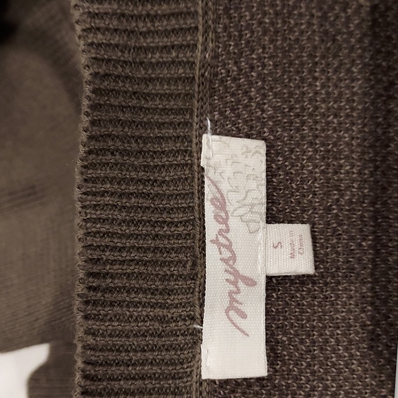 mystree Green Camo V-Neck Sweater with Maroon Strip on Sleeves Size Small - Picture 7 of 9